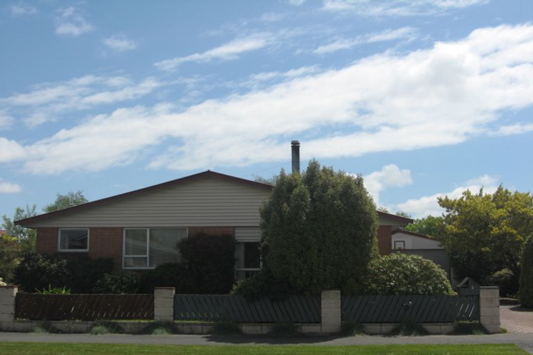 Photo of property in 4 Tralee Place, Bishopdale, Christchurch, 8053