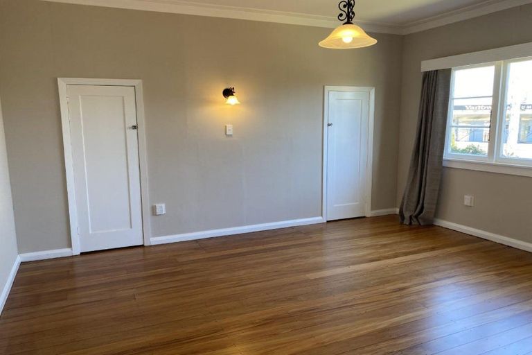 Photo of property in 3 Maratahu Street, Westown, New Plymouth, 4310