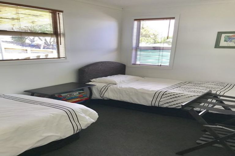 Photo of property in 45 Seaview Road, Cable Bay, 0420