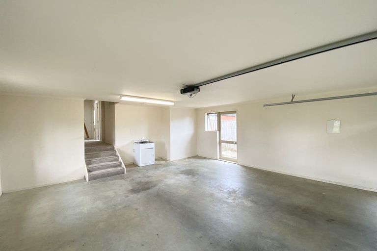 Photo of property in 37 Nimstedt Avenue, Oteha, Auckland, 0632