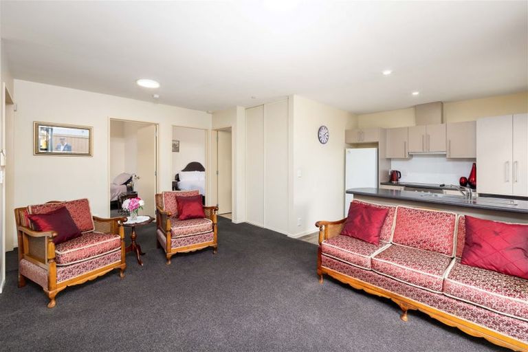 Photo of property in 3/123 Sawyers Arms Road, Northcote, Christchurch, 8052