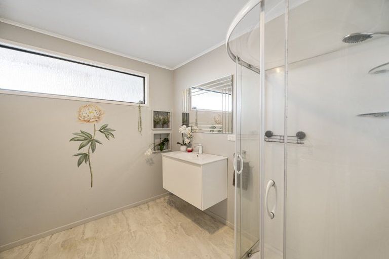 Photo of property in 18 Lipscombe Crescent, Havelock North, 4130