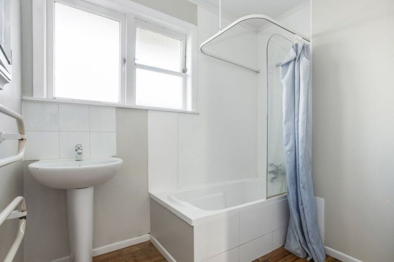 Photo of property in 1/31 Raines Avenue, Forrest Hill, Auckland, 0620