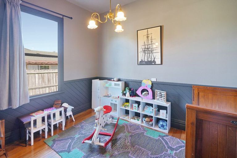 Photo of property in 11 Isabella Place, Waltham, Christchurch, 8011