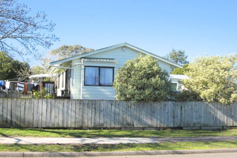 Photo of property in 1a Wing Crescent, Papakura, 2110
