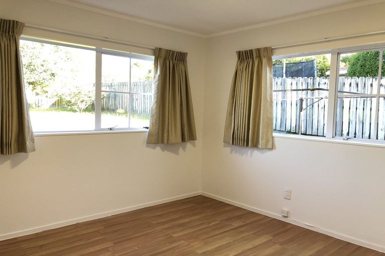 Photo of property in 70 Lagoon Way, West Harbour, Auckland, 0618