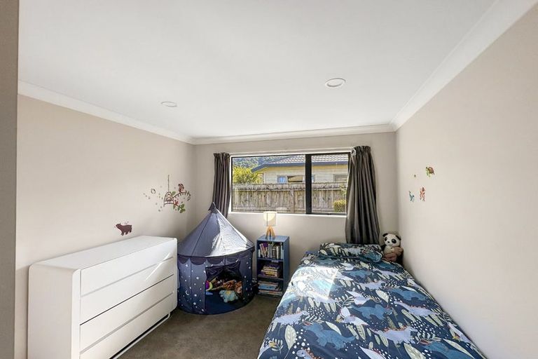 Photo of property in 25 Sun Valley Grove, Wainuiomata, Lower Hutt, 5014