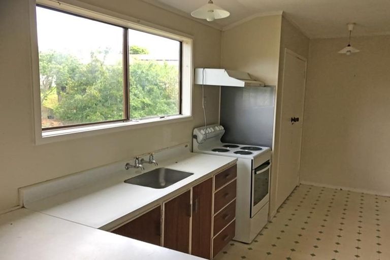 Photo of property in 17 Reynella Drive, Massey, Auckland, 0614