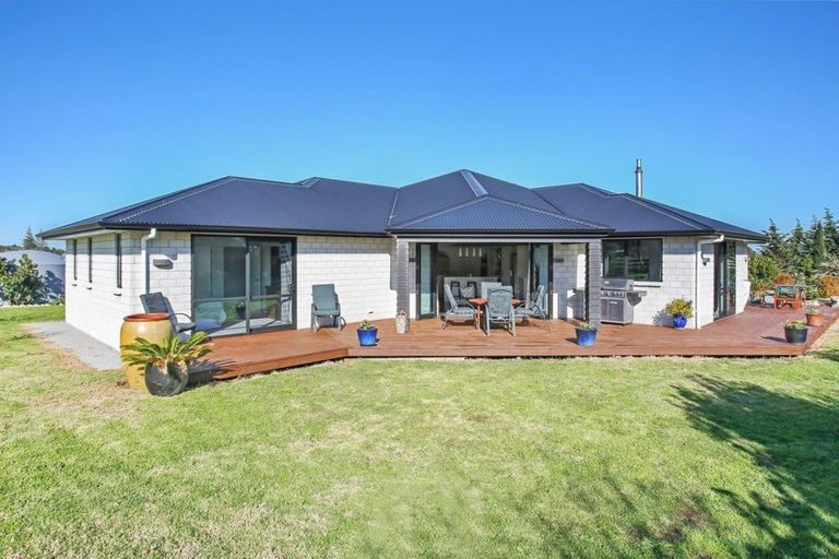 Photo of property in 9 Coach Road, Kingseat, Papakura, 2580