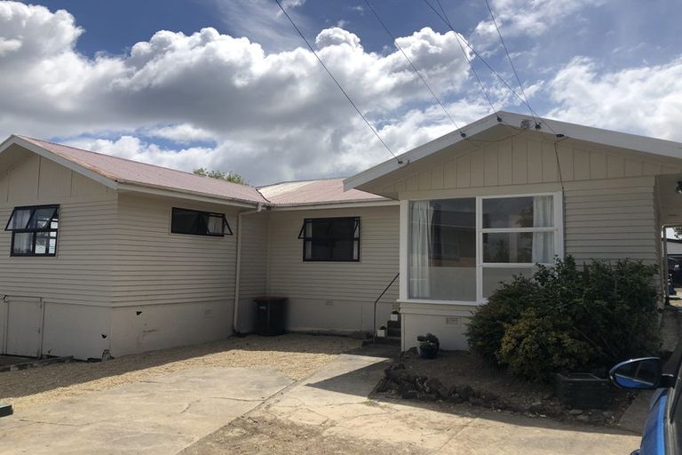 Photo of property in 73 Tramway Road, Beach Haven, Auckland, 0626