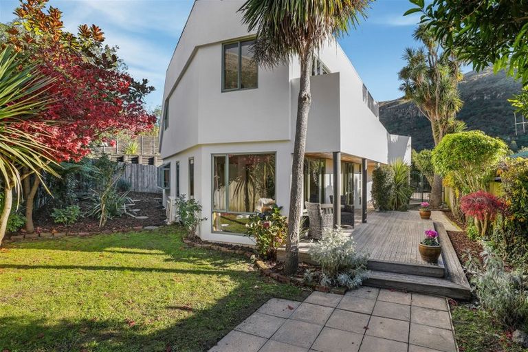 Photo of property in 4 Evans Pass Road, Sumner, Christchurch, 8081