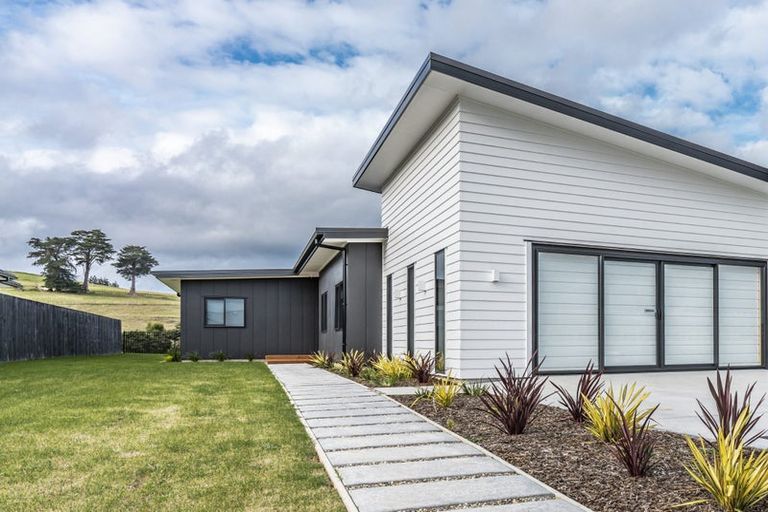 Photo of property in 109 Wairau Drive, Tikipunga, Whangarei, 0112