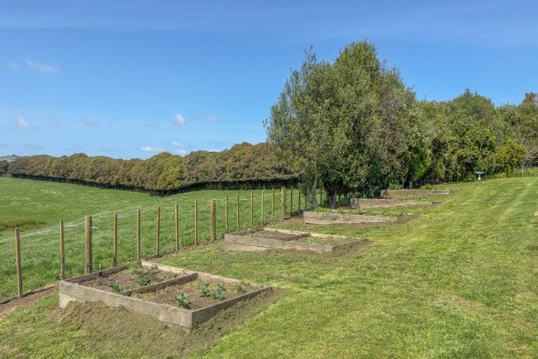 Photo of property in 795 Island Block Road, Island Block, Te Kauwhata, 3782