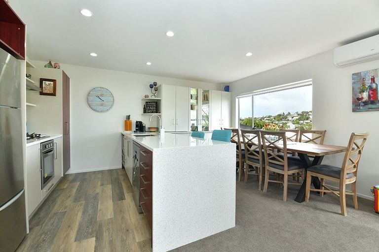 Photo of property in 7 Carento Way, Stanmore Bay, Whangaparaoa, 0932