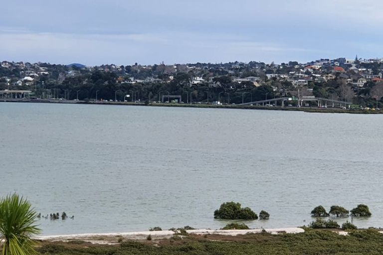 Photo of property in 1/74 Jutland Road, Hauraki, Auckland, 0622