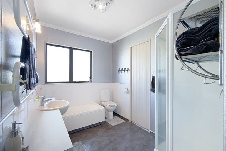 Photo of property in 131 Mayfair Avenue, Whangamata, 3620