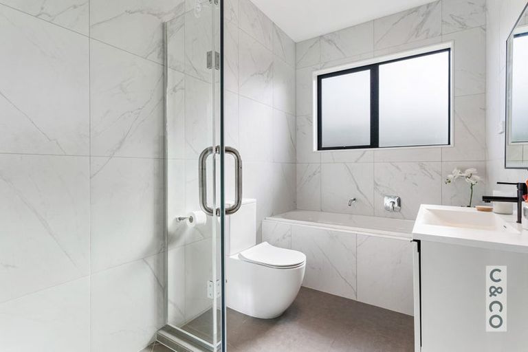 Photo of property in 5 Byron Drury Way, Riverhead, 0820