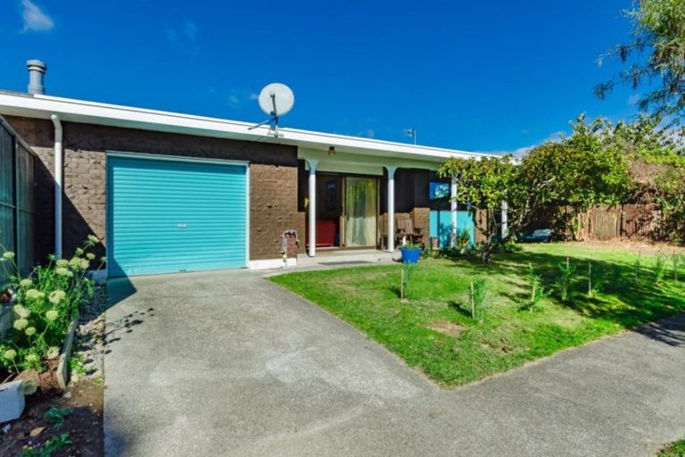 Photo of property in 70 Belvedere Avenue, Waikanae, 5036