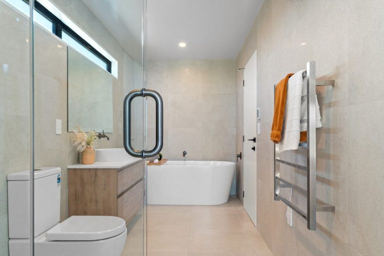 Photo of property in 112a Paparoa Street, Papanui, Christchurch, 8053