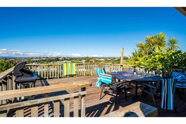 Photo of property in 52 Cullen Street, Mangawhai Heads, Mangawhai, 0505