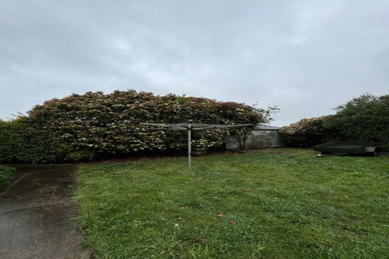 Photo of property in 17 Royal Park Drive, Parklands, Christchurch, 8083