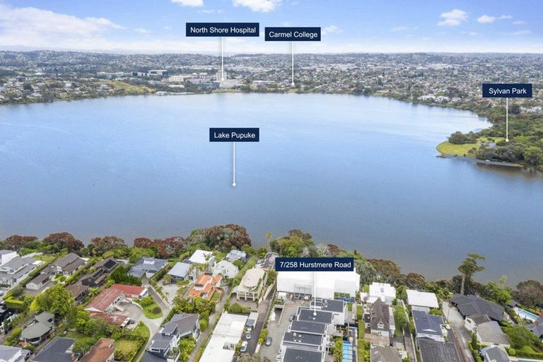 Photo of property in 7/258 Hurstmere Road, Takapuna, Auckland, 0622