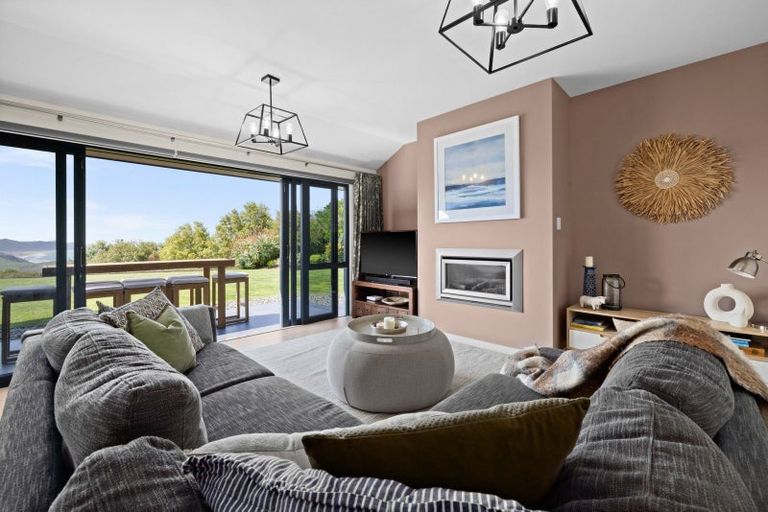 Photo of property in 64 Waipuka Road, Waimarama, Havelock North, 4294