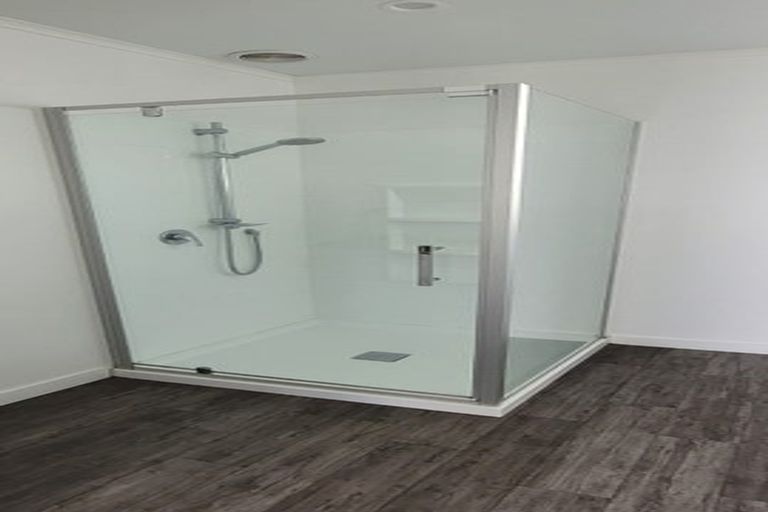 Photo of property in 76b Eliot Street, New Plymouth, 4310