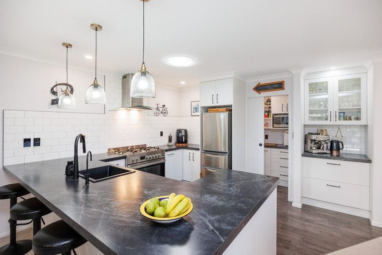 Photo of property in 166 Pharazyn Street, Feilding, 4702