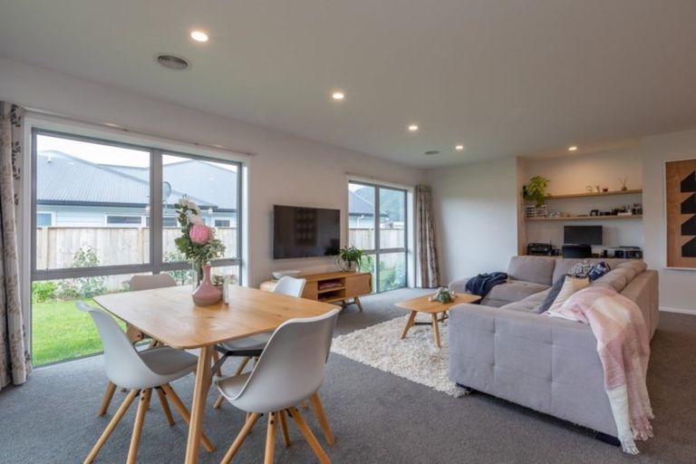 Photo of property in 67 Waipunahau Road, Waikanae, 5036