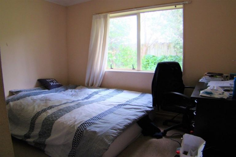 Photo of property in 18 Matilda Place, Weymouth, Auckland, 2103