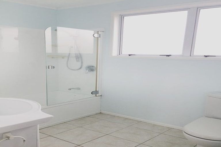 Photo of property in 31 Portadown Avenue, Pakuranga Heights, Auckland, 2010