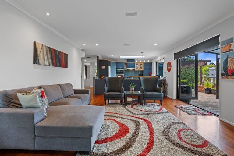 Photo of property in 59a Lonely Road, Fairview Heights, Auckland, 0632