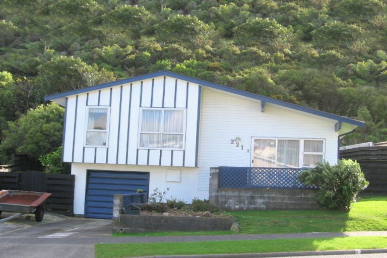 Photo of property in 221 Major Drive, Kelson, Lower Hutt, 5010
