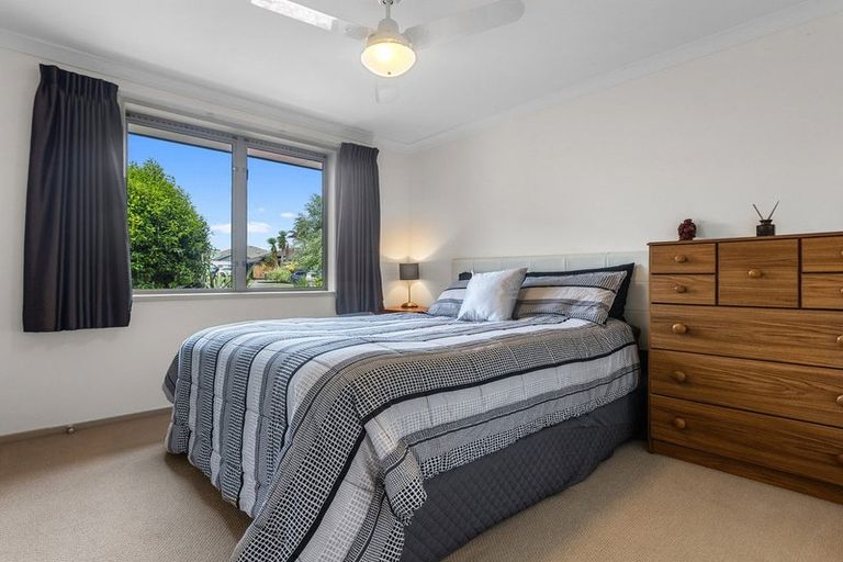 Photo of property in 17 Olive Close, Omokoroa, 3114