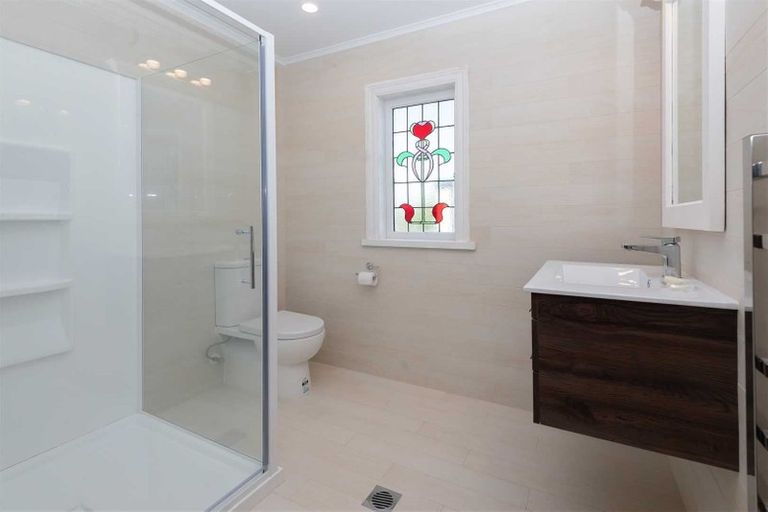 Photo of property in 17 Griggs Road, Whitford, Howick, 2571