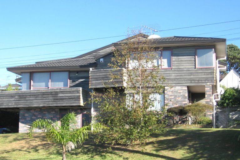 Photo of property in 556 Beach Road, Rothesay Bay, Auckland, 0630