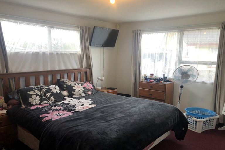 Photo of property in 15 Penfold Place, Henderson, Auckland, 0610