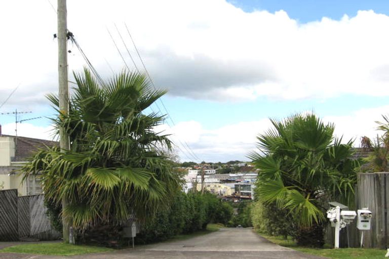 Photo of property in 11 Rangitoto Terrace, Milford, Auckland, 0620