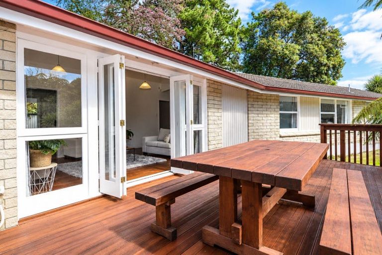 Photo of property in 18 Totara Drive, St Andrews, Hamilton, 3200