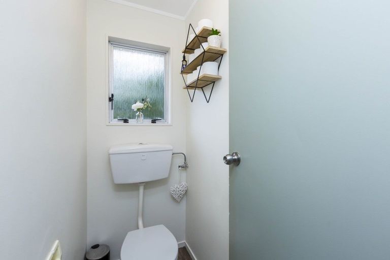 Photo of property in 11b Gemstone Drive, Birchville, Upper Hutt, 5018
