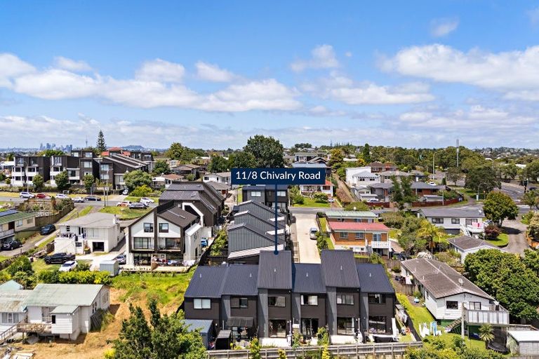 Photo of property in 11/8 Chivalry Road, Glenfield, Auckland, 0629