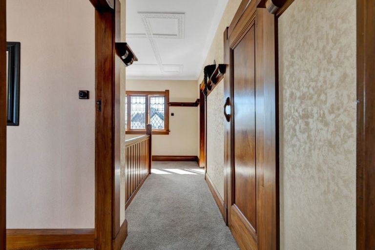 Photo of property in 6 Ridge Lane, New Plymouth, 4310