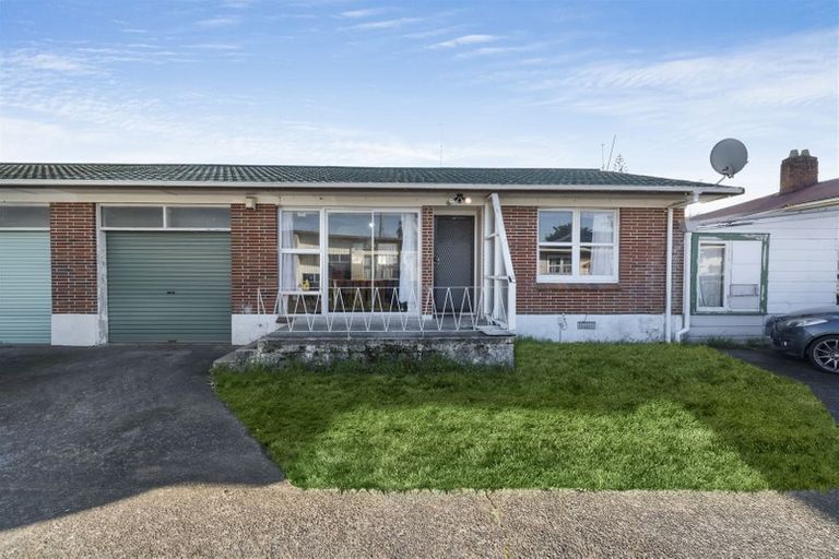 Photo of property in 2/11 Wentworth Avenue, Papatoetoe, Auckland, 2025