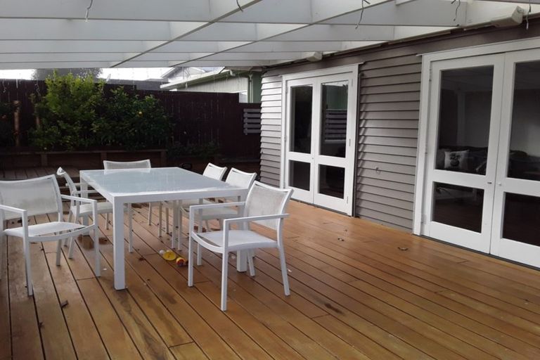 Photo of property in 25 Tatariki Street, Rosehill, Papakura, 2113