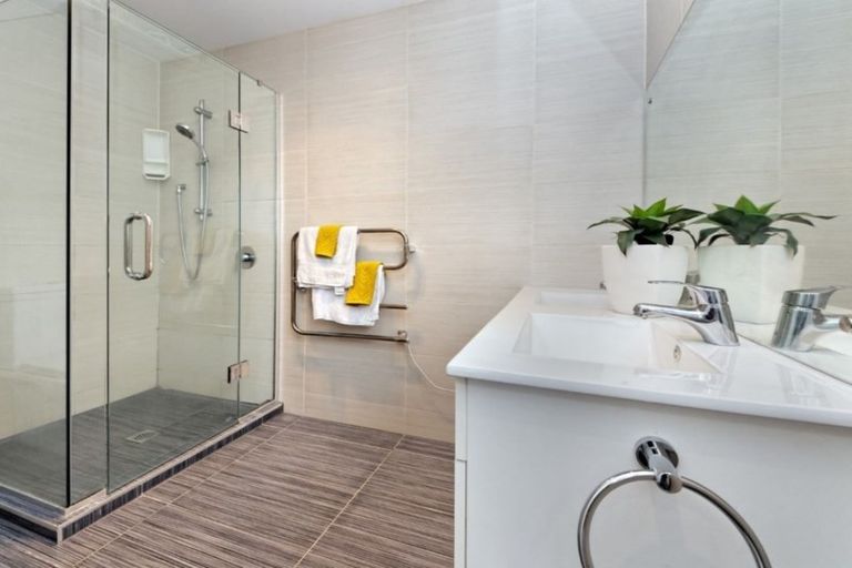 Photo of property in 29 Midhurst Avenue, Henderson, Auckland, 0612