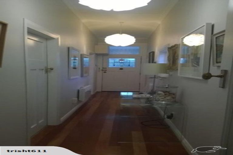 Photo of property in 9 Herald Terrace, Berhampore, Wellington, 6023