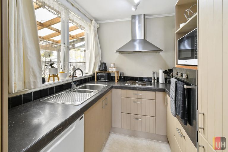 Photo of property in 8 Wautaiti Drive, Riverhead, 0820