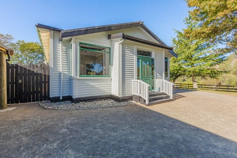 Photo of property in 1818 Dartmoor Road, Dartmoor, Napier, 4186