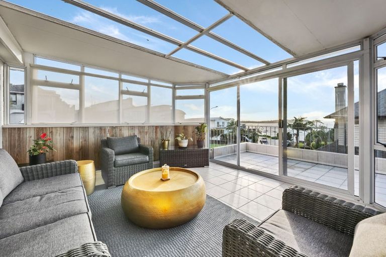 Photo of property in 2/9 Takutai Avenue, Bucklands Beach, Auckland, 2012